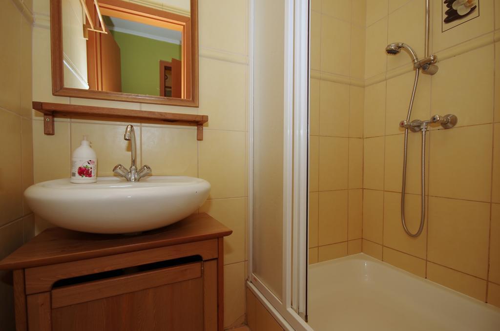 Várárok Apartman Gyula Esterno foto