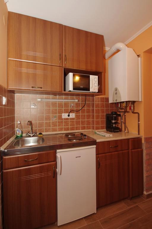 Várárok Apartman Gyula Esterno foto